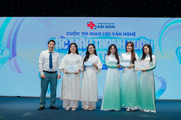 Giao lưu văn nghệ chào mừng 43 năm ngày Nhà giáo Việt Nam Trường Cao đẳng Y Dược Sài Gòn