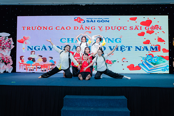 Giao lưu văn nghệ chào mừng 43 năm ngày Nhà giáo Việt Nam Trường Cao đẳng Y Dược Sài Gòn