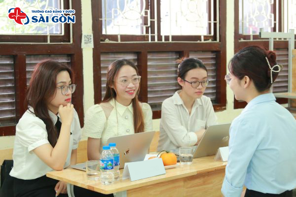 7 câu hỏi phỏng vấn Điều dưỡng cùng gợi ý ghi điểm cao