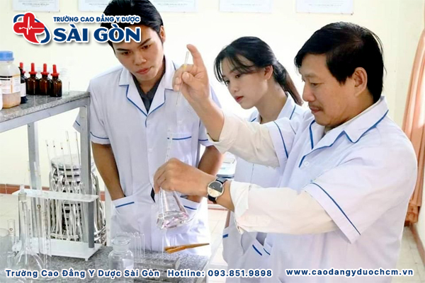 Văn bằng 2 Cao đẳng X&eacute;t nghiệm Y học học mấy năm? Cơ hội việc l&agrave;m?