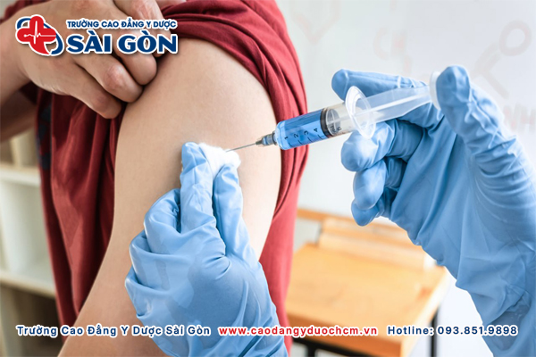 Tìm hiểu quy trình thực hiện kỹ thuật tiêm bắp 