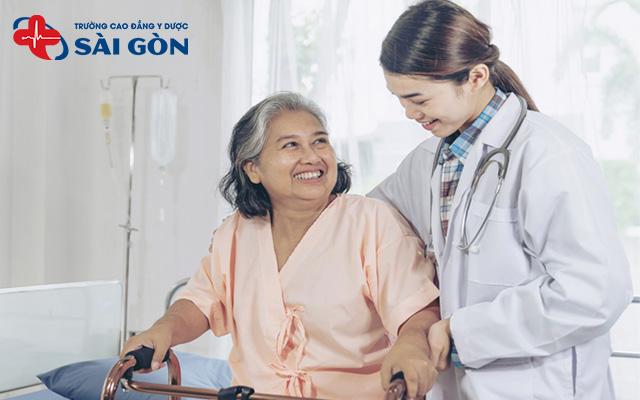 Học xã hội có thi được Điều dưỡng không? Cơ hội nghề nghiệp?