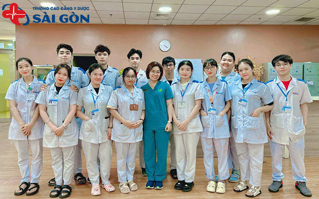 thí sinh hoàn toàn có thể đăng ký xét tuyển ngành Điều dưỡng với khối D01