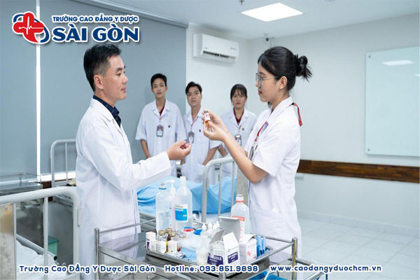 Thực trạng và xu hướng phát triển ngành Điều dưỡng