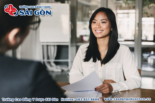 7 câu hỏi phỏng vấn nữ Hộ sinh cùng gợi ý giúp bạn ghi điểm cao