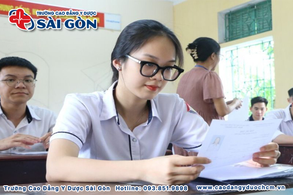 Th&iacute; sinh cần chuẩn bị hồ sơ kỹ lưỡng trước khi nộp hồ sơ