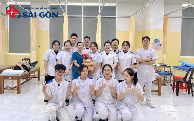 Ngành Hộ sinh khối D xét tuyển được không? Trường nào đào tạo?