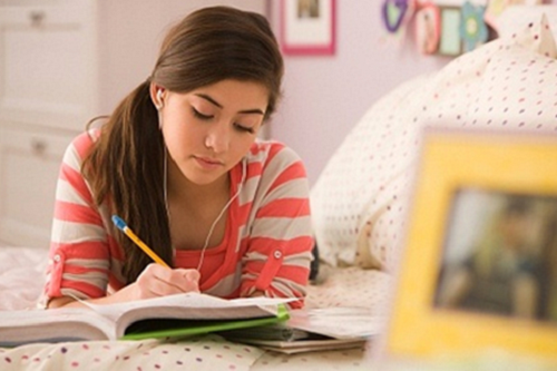 Học bài ở nhà trước khi đến lớp giúp bạn học nhanh hơn
