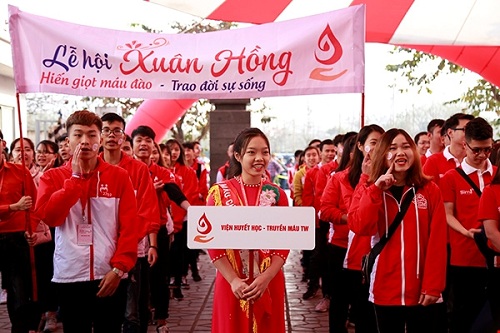 Lễ hội xuân hồng 2018: Hơn 10.000 người tham gia hiến máu