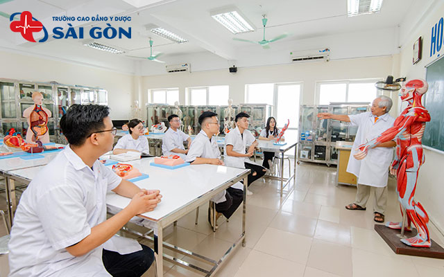 c&oacute; n&ecirc;n học văn bằng 2 cao đẳng y dược