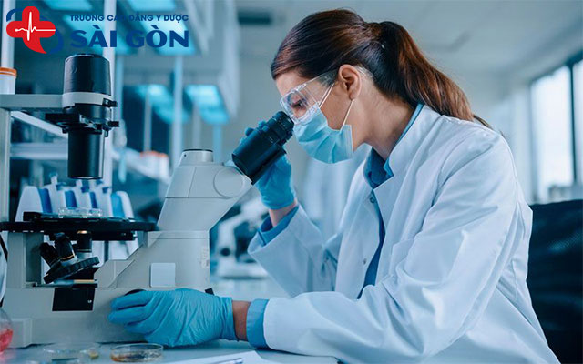 cử nh&acirc;n kỹ thuật x&eacute;t nghiệm y học