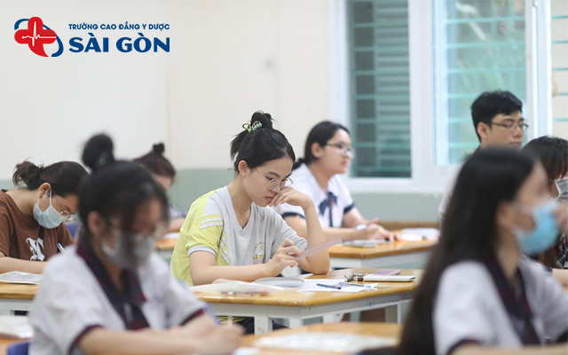 khối c08 học ng&agrave;nh x&eacute;t nghiệm