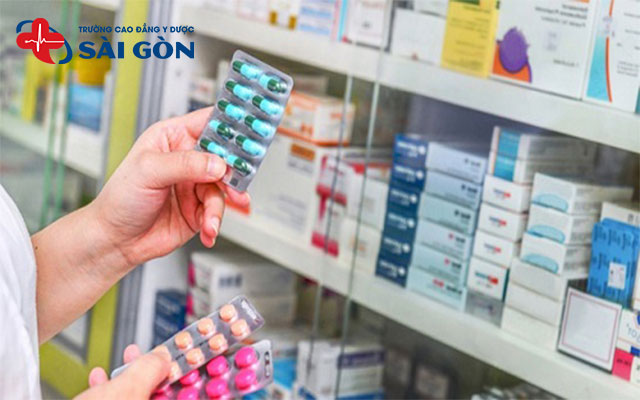 li&ecirc;n th&ocirc;ng cao đẳng dược c&oacute; mở quầy thuốc được kh&ocirc;ng