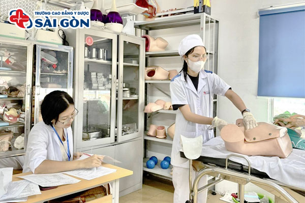 li&ecirc;n th&ocirc;ng cao đẳng hộ sinh