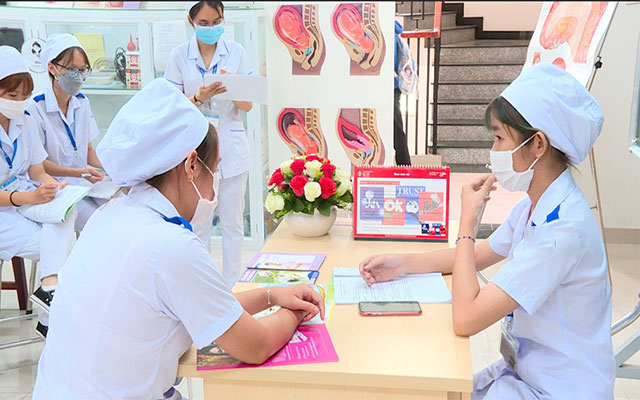 li&ecirc;n th&ocirc;ng đại học hộ sinh