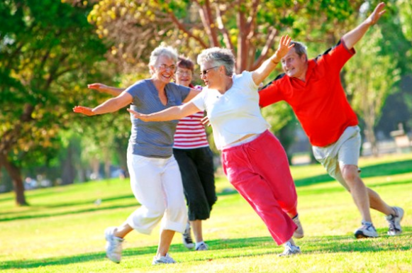 Đâu là bí quyết giúp người lớn tuổi khỏe mạnh hơn?