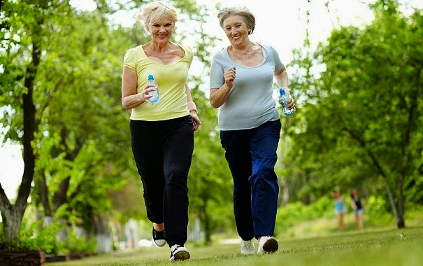 Đâu là bí quyết giúp người lớn tuổi khỏe mạnh hơn?