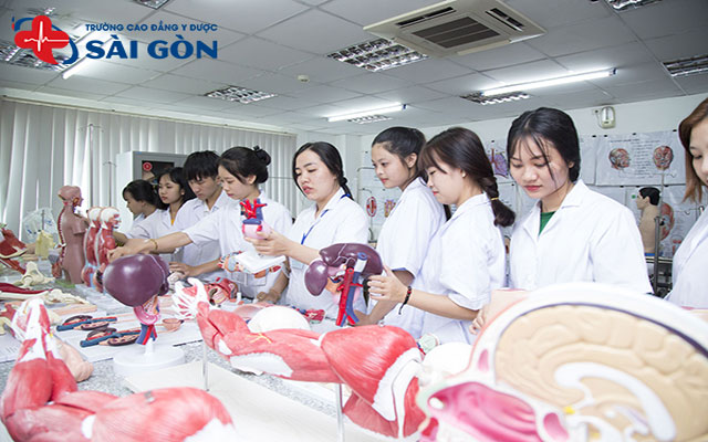 Cao đẳng Điều dưỡng li&ecirc;n th&ocirc;ng Đại học mất mấy năm?