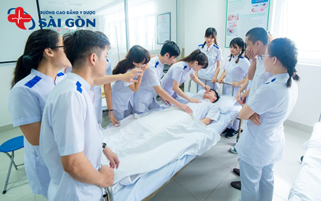 Thời gian nhập học cao đẳng điều dưỡng TPHCM