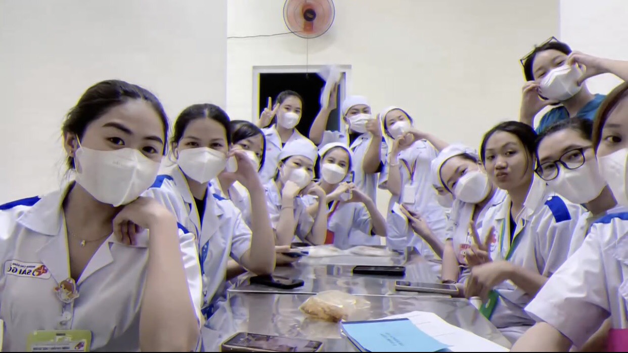 Ký sự thực tập sinh viên Trường Cao đẳng Y Dược Sài Gòn tại Bệnh viện Hóc Môn