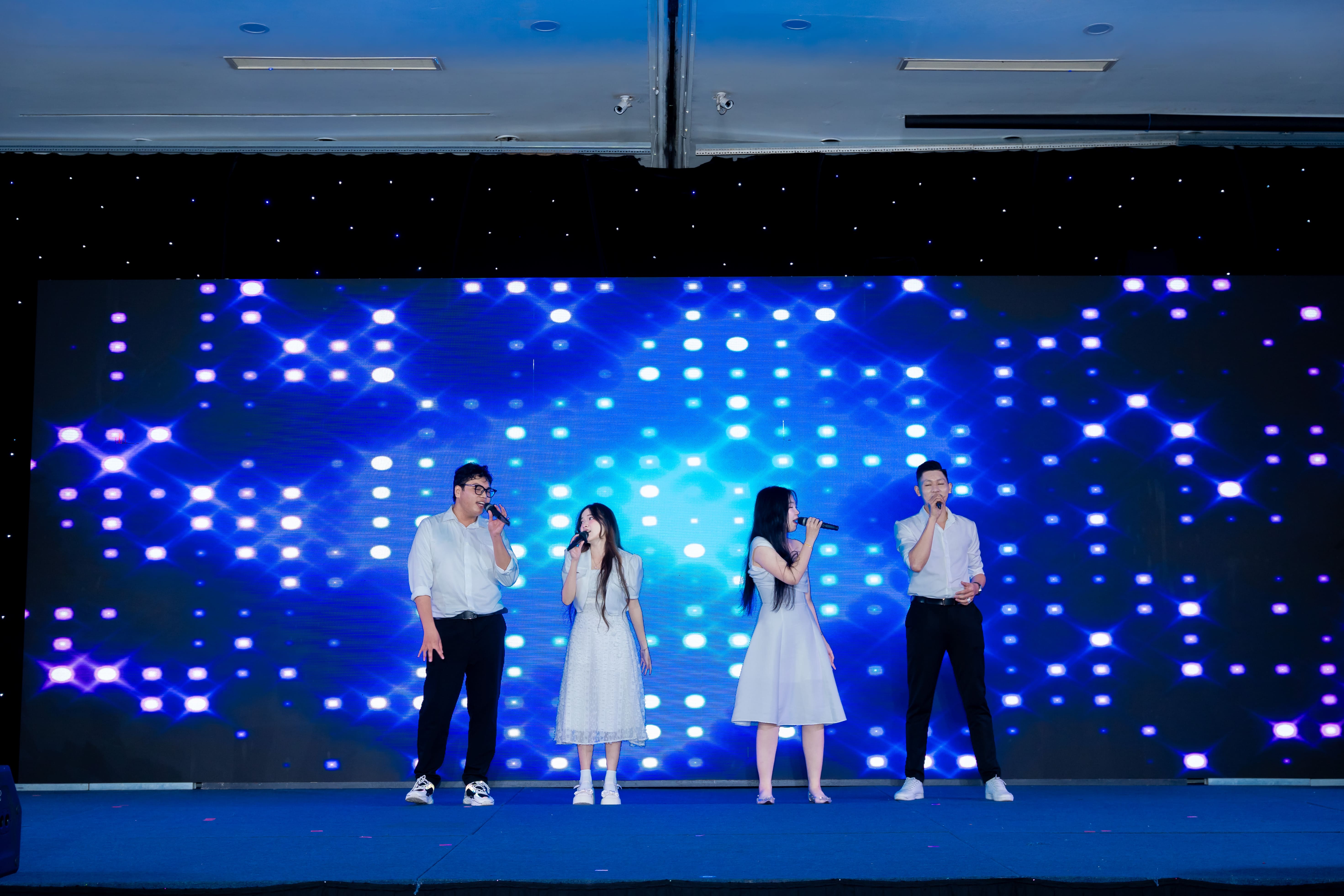 Tiết mục top ca của sinh viên Cao đẳng Y Dược Sài Gòn