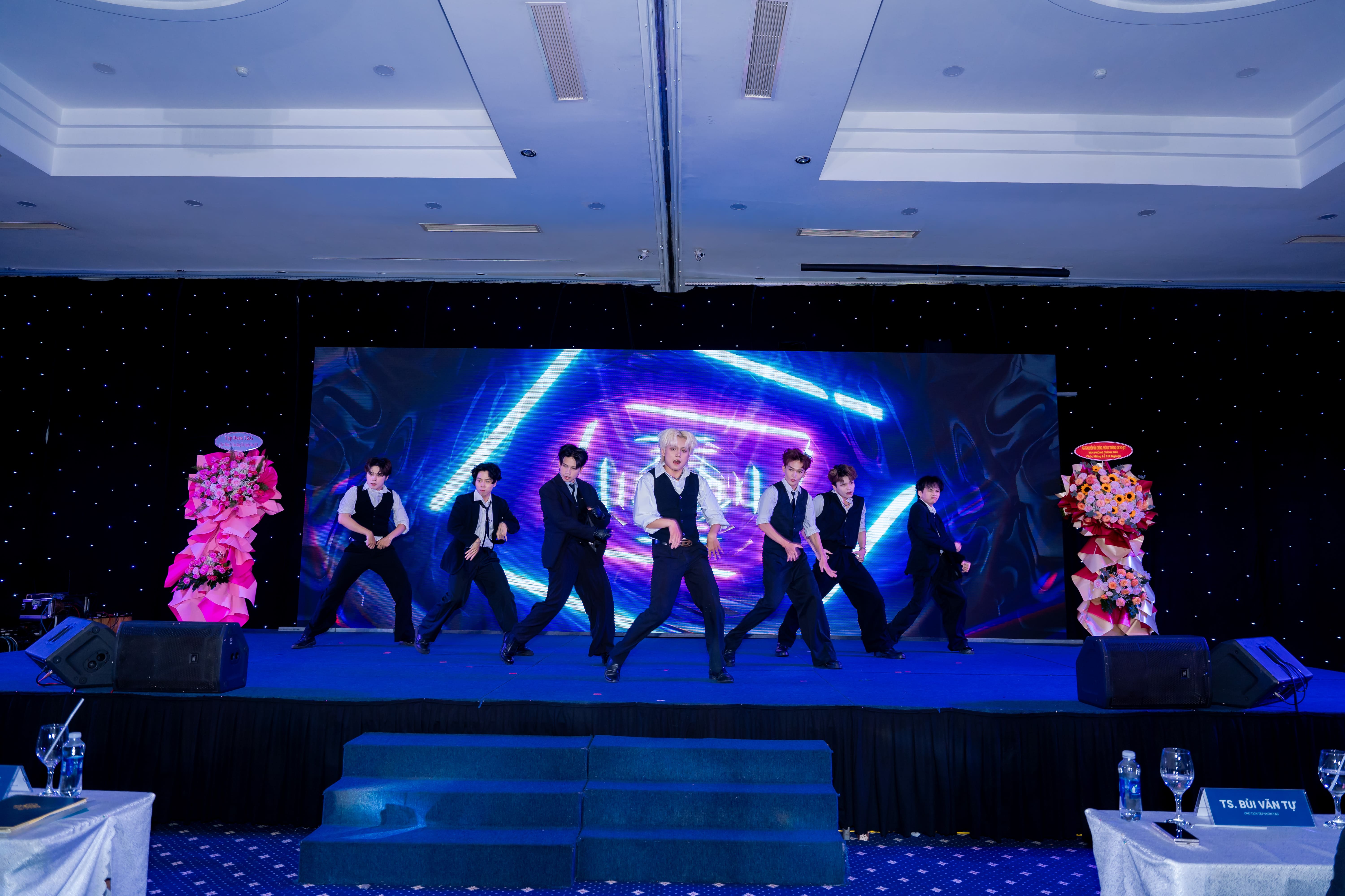 Tiết mục nảy sôi động