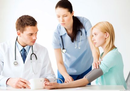 Y sỹ đa khoa là gì? Học văn bằng 2 Y đa khoa cần lưu ý những gì?